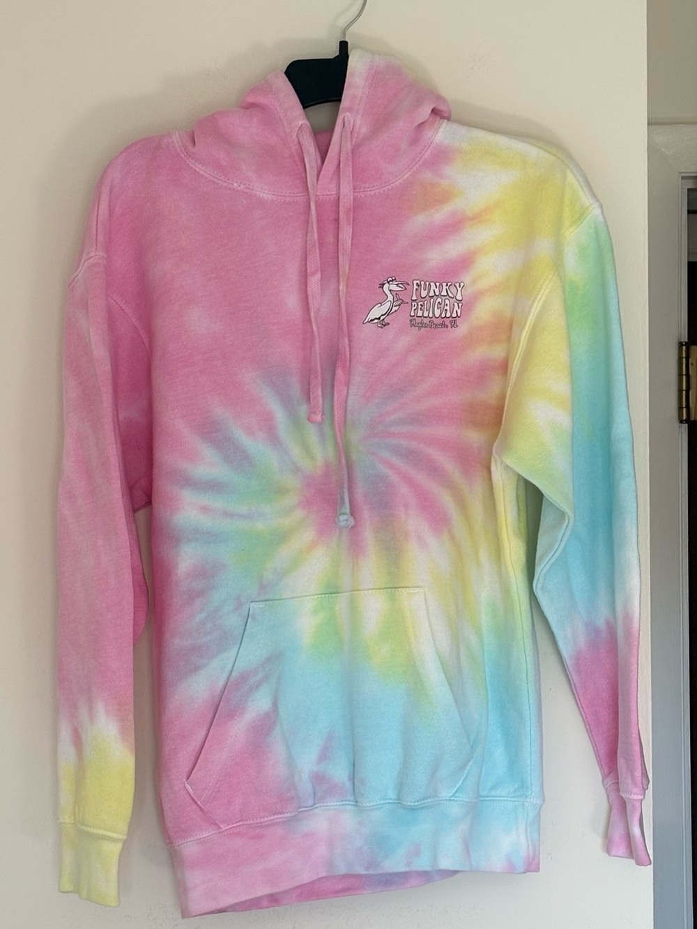 Funky Pelican Flagler Beach FL Pastel Rainbow Tie Dye Hoodie - Size Small